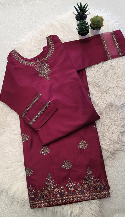 Maroon Festive 2 PC